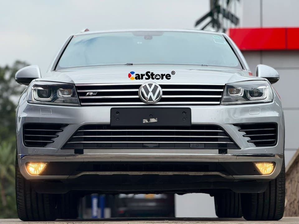 2019 Volkswagen Touareg - Image 26