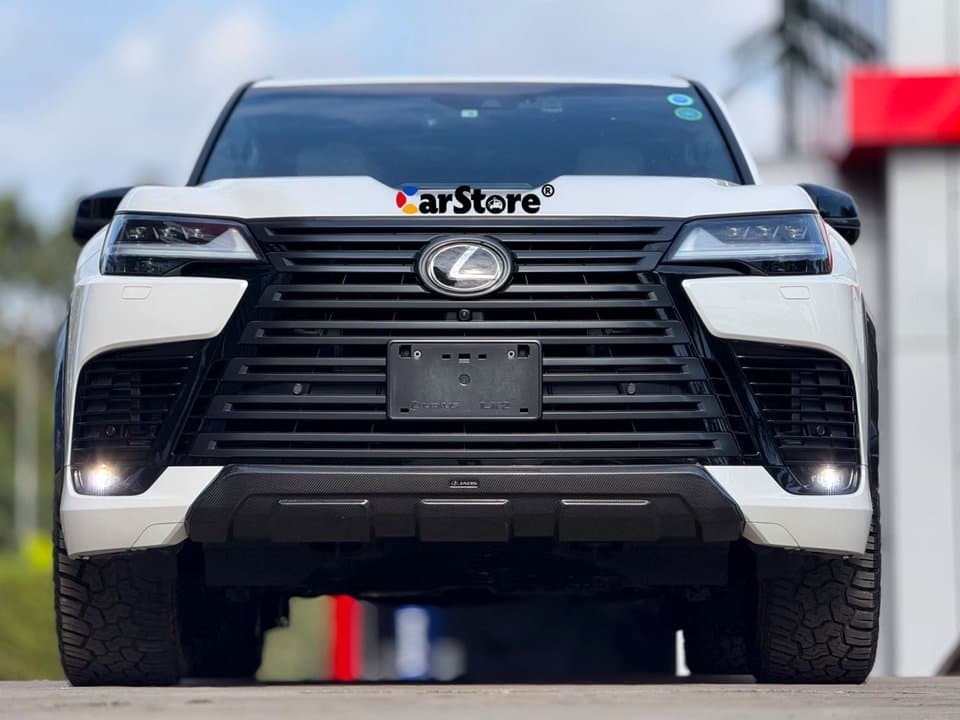 2022 Lexus LX 600 - Image 28