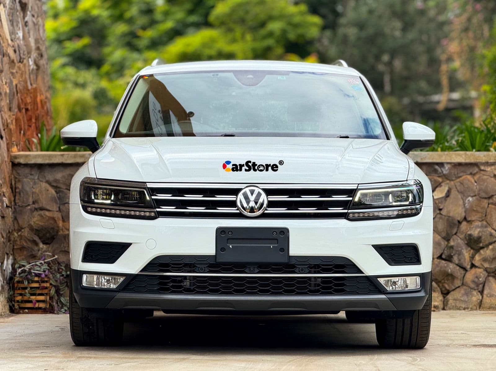 2018 Volkswagen Tiguan - Image 16