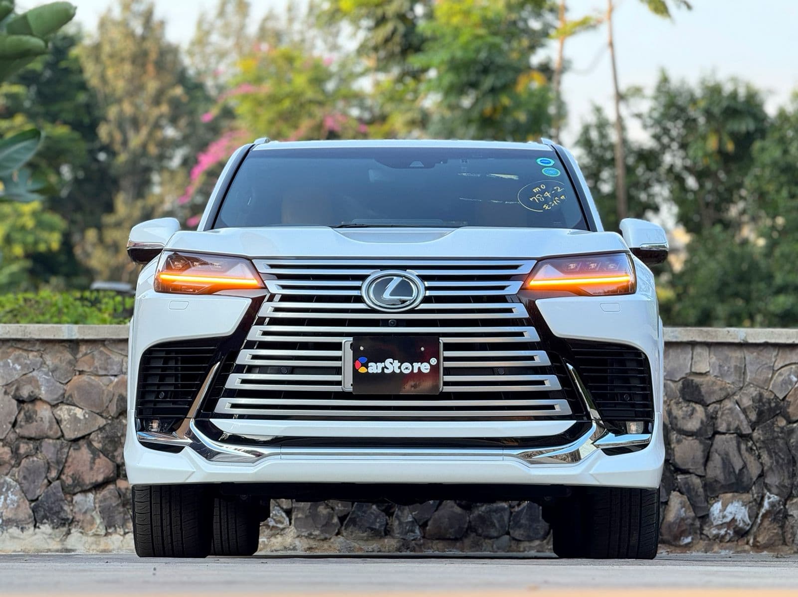 2022 Lexus LX 600 - Image 25