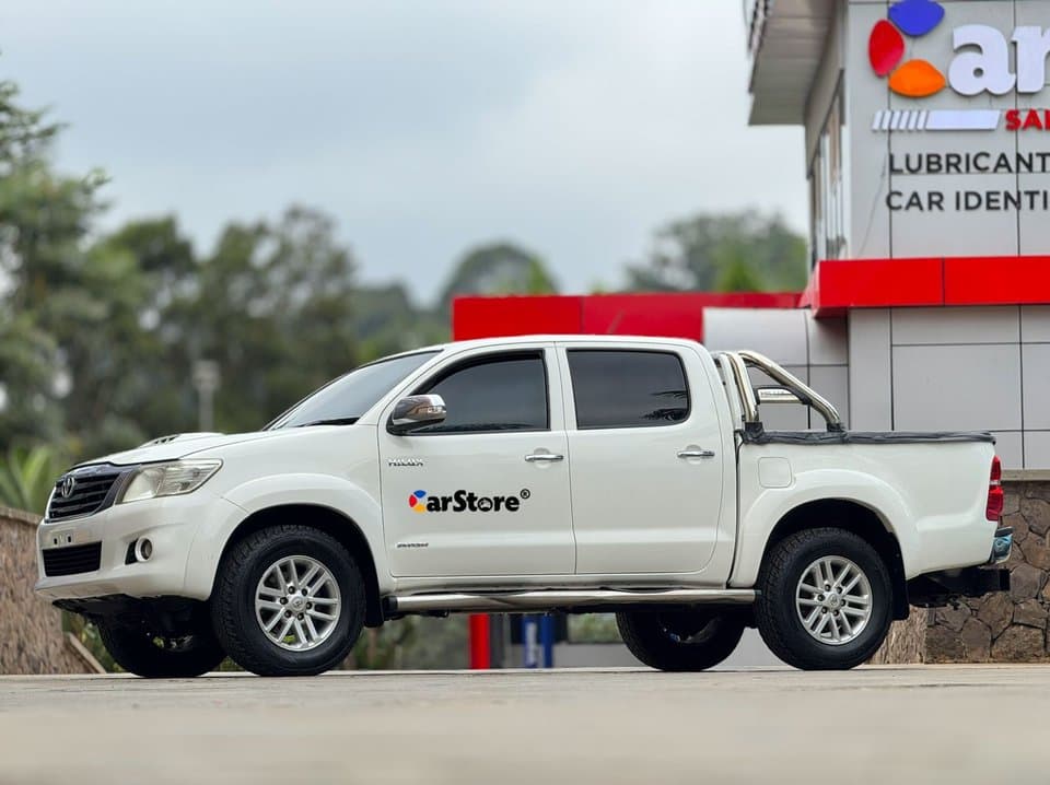 2013 Toyota Hilux Double Cabin - Image 7