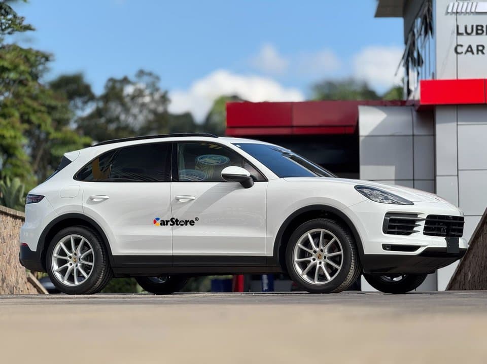 2019 Porsche Cayenne - Image 3