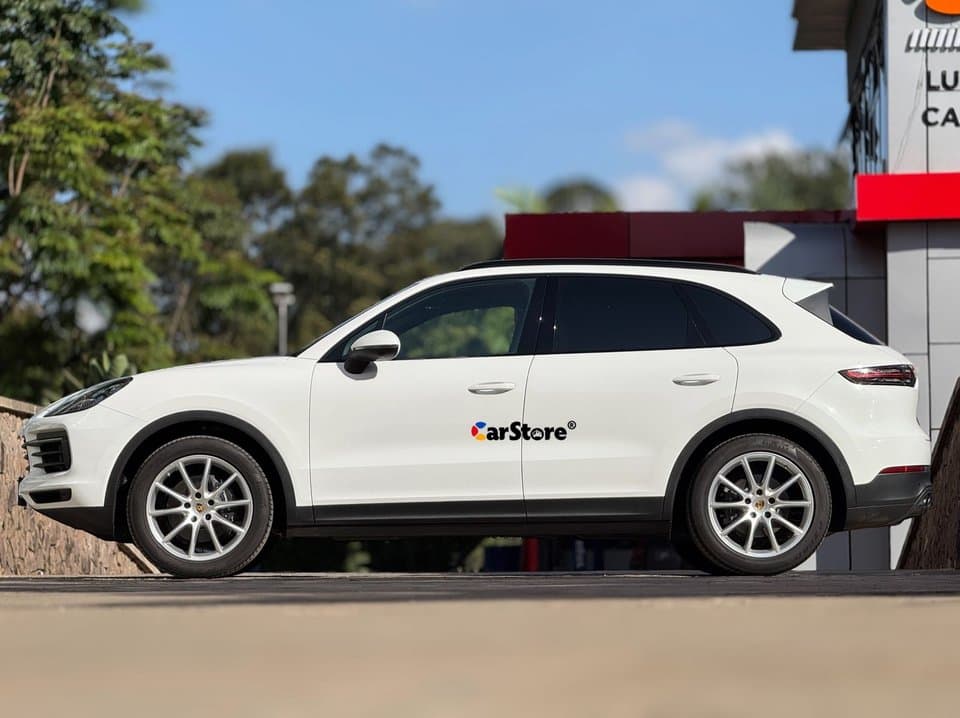 2019 Porsche Cayenne - Image 7