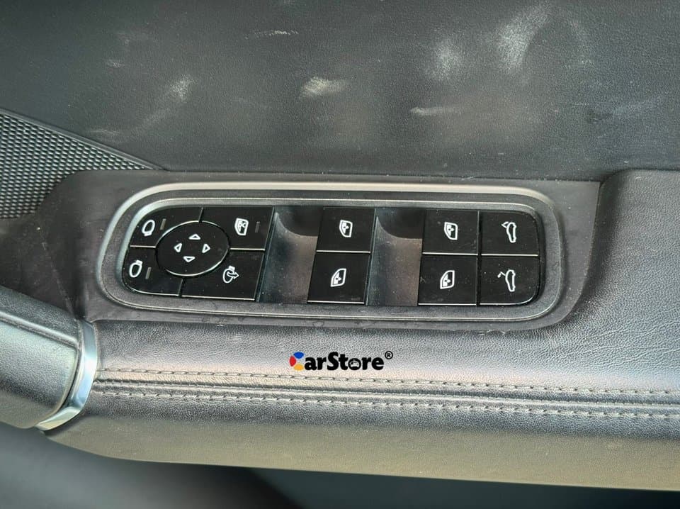 2019 Porsche Cayenne - Image 13