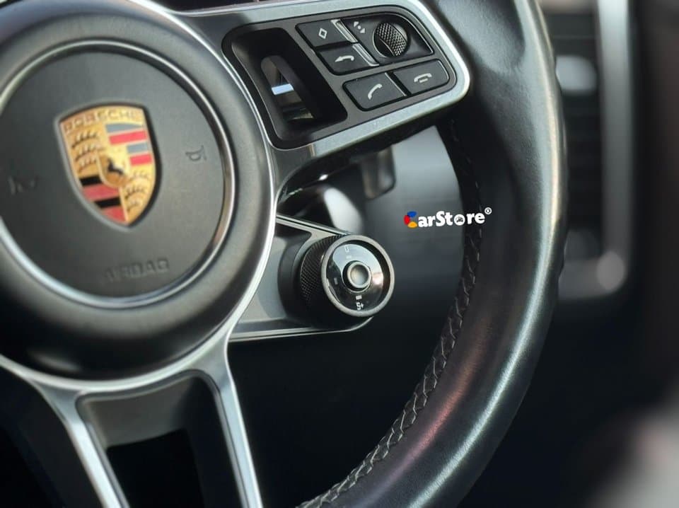 2019 Porsche Cayenne - Image 18