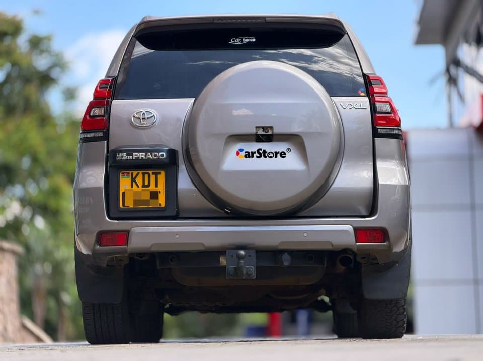 2018 Toyota Land Cruiser Prado VX.L - Image 13