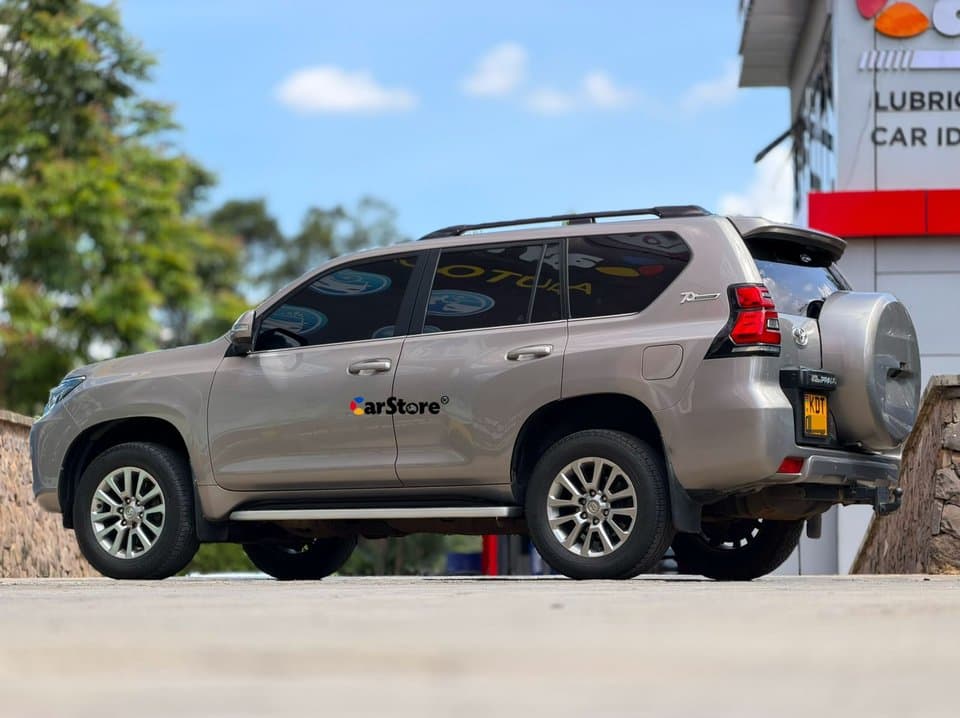 2018 Toyota Land Cruiser Prado VX.L - Image 4