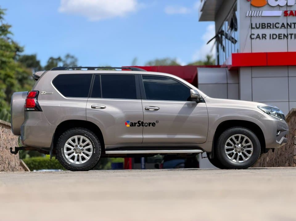 2018 Toyota Land Cruiser Prado VX.L - Image 2