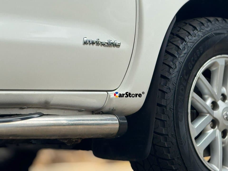 2013 Toyota Hilux Double Cabin - Image 6