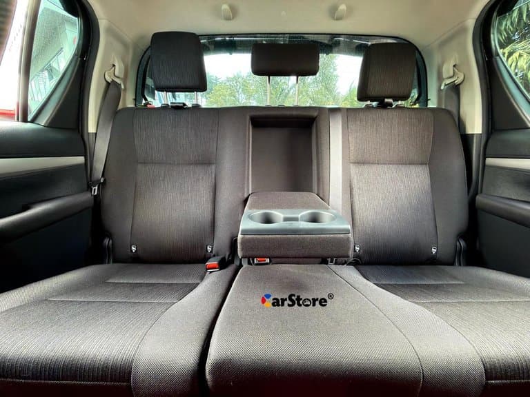 2020 Toyota Hilux Double Cabin - Image 6