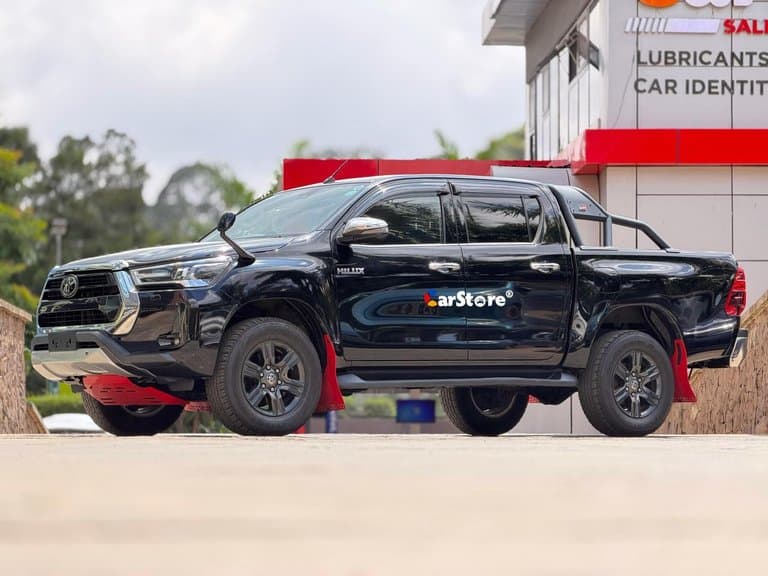 2020 Toyota Hilux Double Cabin - Image 9