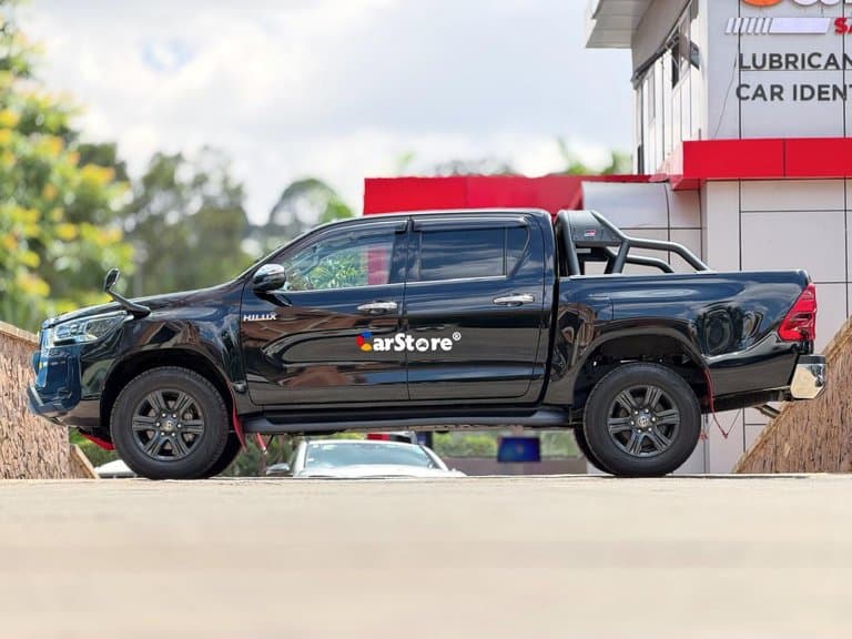 2020 Toyota Hilux Double Cabin - Image 10