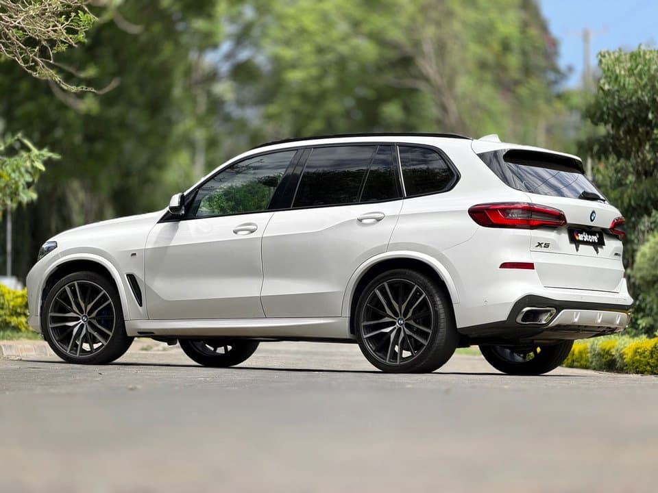 2019 BMW X5 xdrive 35d - Image 2
