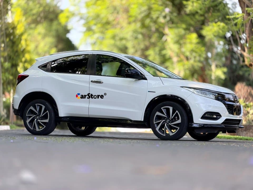 2019 Honda Vezel RS Hybrid - Image 6