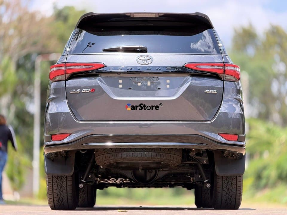 2024 Toyota Fortuner - Image 2
