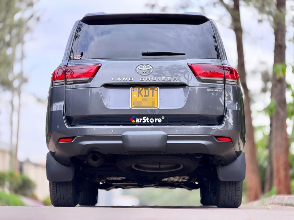 2024 Toyota Landcruiser 300 Series SAHARA - Image 8