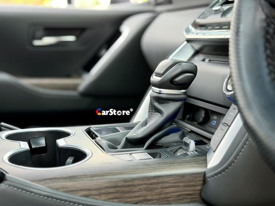 2024 Toyota Landcruiser 300 Series SAHARA - Image 15