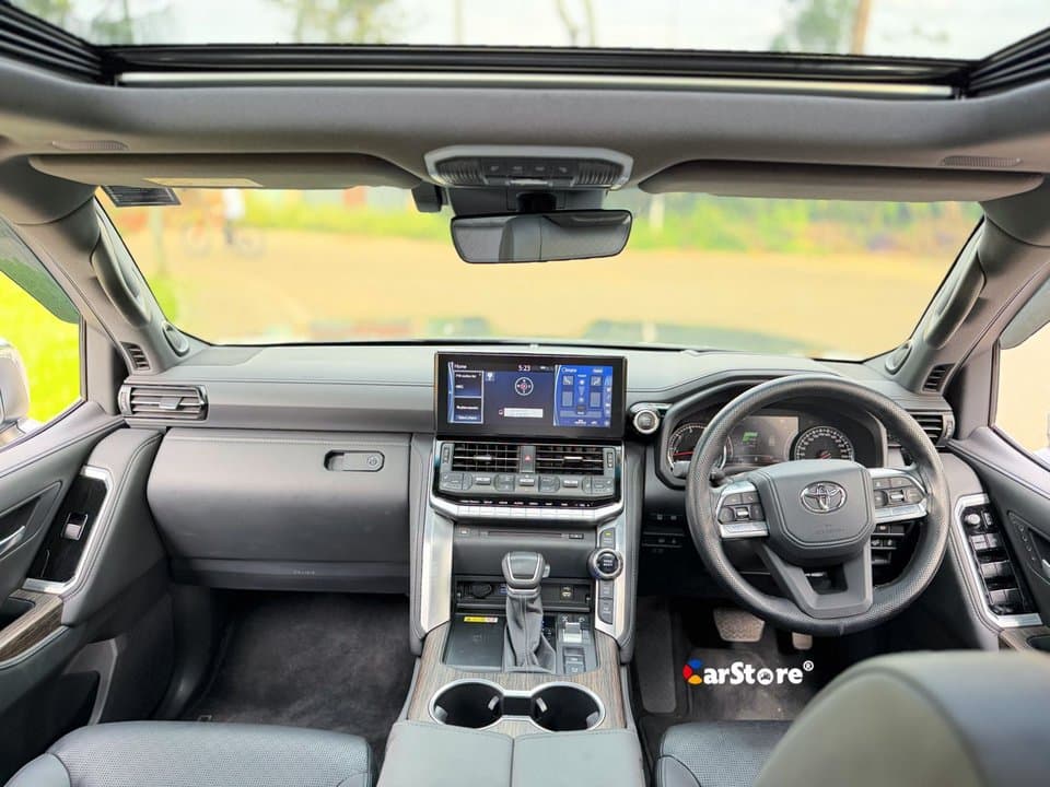 2024 Toyota Landcruiser 300 Series SAHARA - Image 23