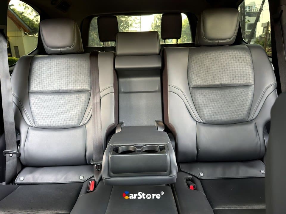 2024 Toyota Landcruiser 300 Series SAHARA - Image 4