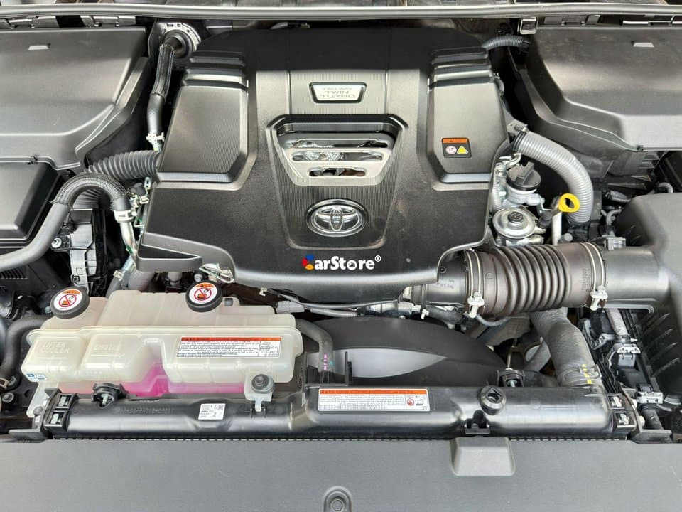 2024 Toyota Landcruiser 300 Series SAHARA - Image 3