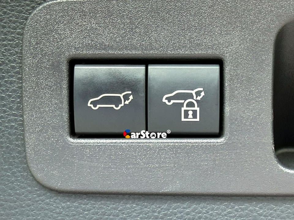 2024 Toyota Landcruiser 300 Series SAHARA - Image 25