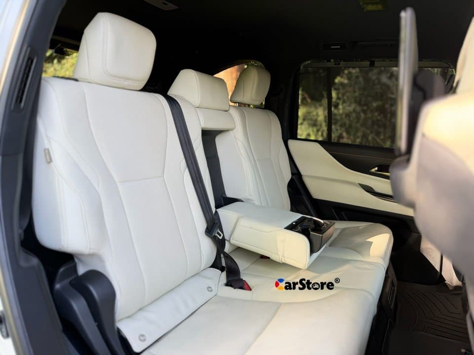 2022 Lexus LX 600 - Image 13