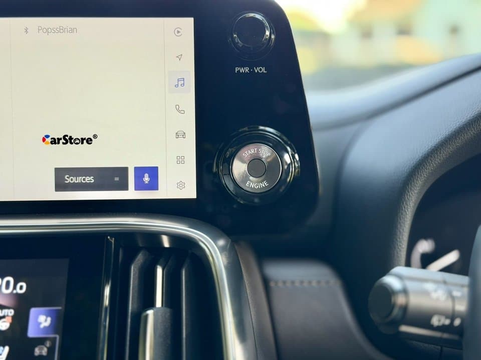 2022 Lexus LX 600 - Image 17