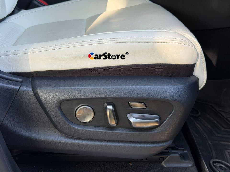 2022 Lexus LX 600 - Image 20