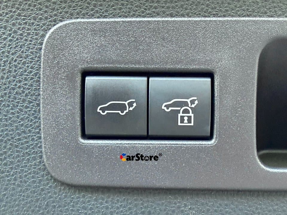 2022 Lexus LX 600 - Image 22