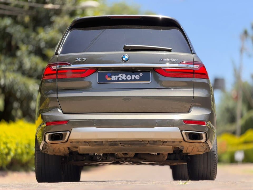 2021 BMW X7 xDrive40i - Image 2