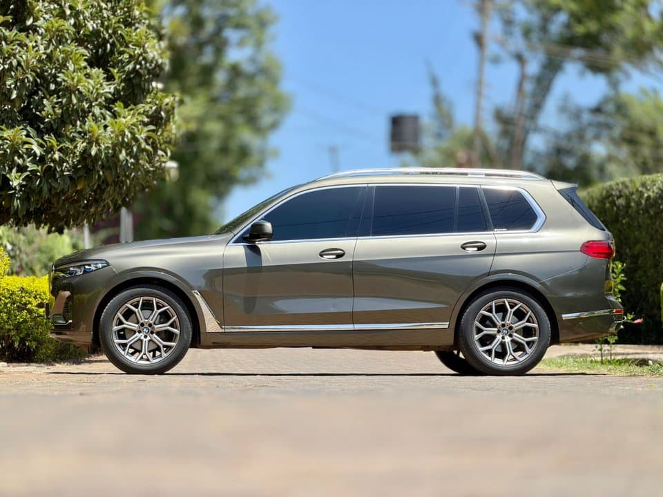 2021 BMW X7 xDrive40i - Image 6