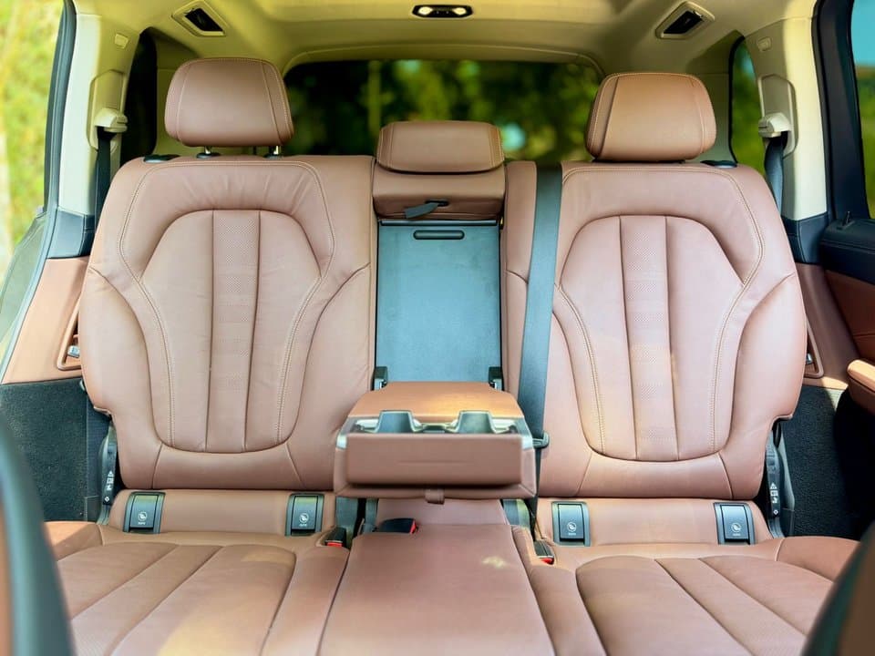 2021 BMW X7 xDrive40i - Image 18