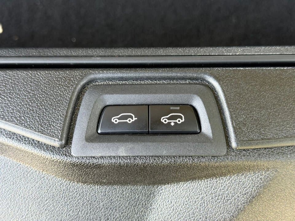 2021 BMW X7 xDrive40i - Image 20