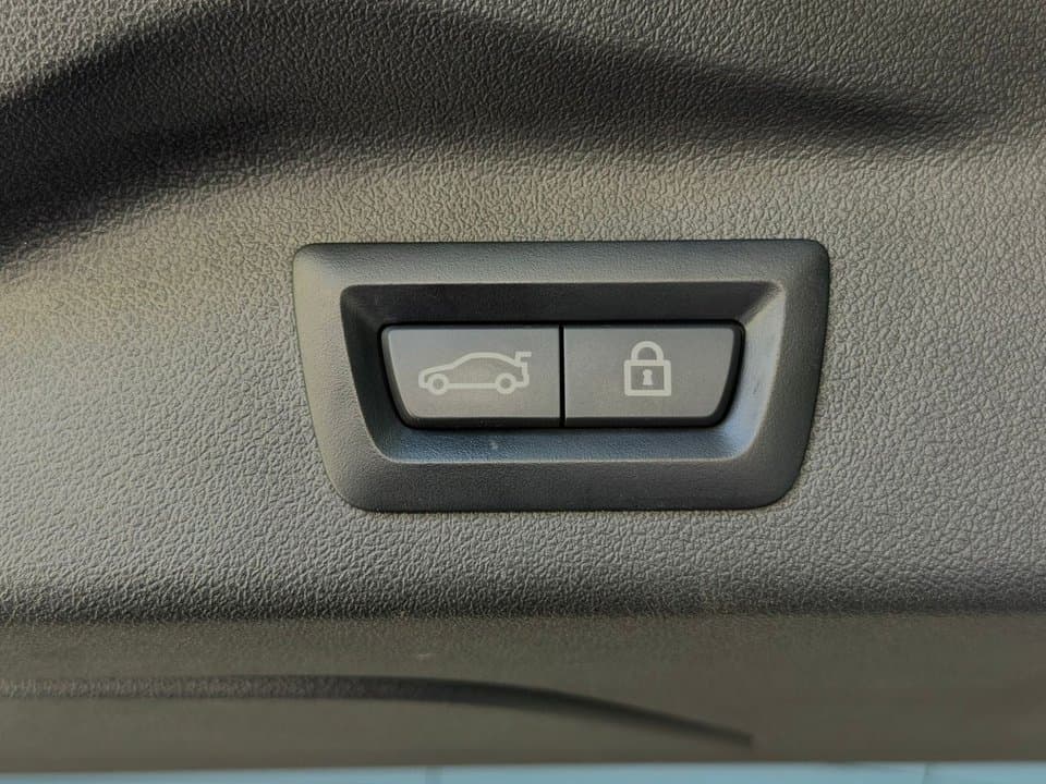 2021 BMW X7 xDrive40i - Image 23