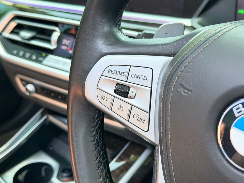 2021 BMW X7 xDrive40i - Image 28