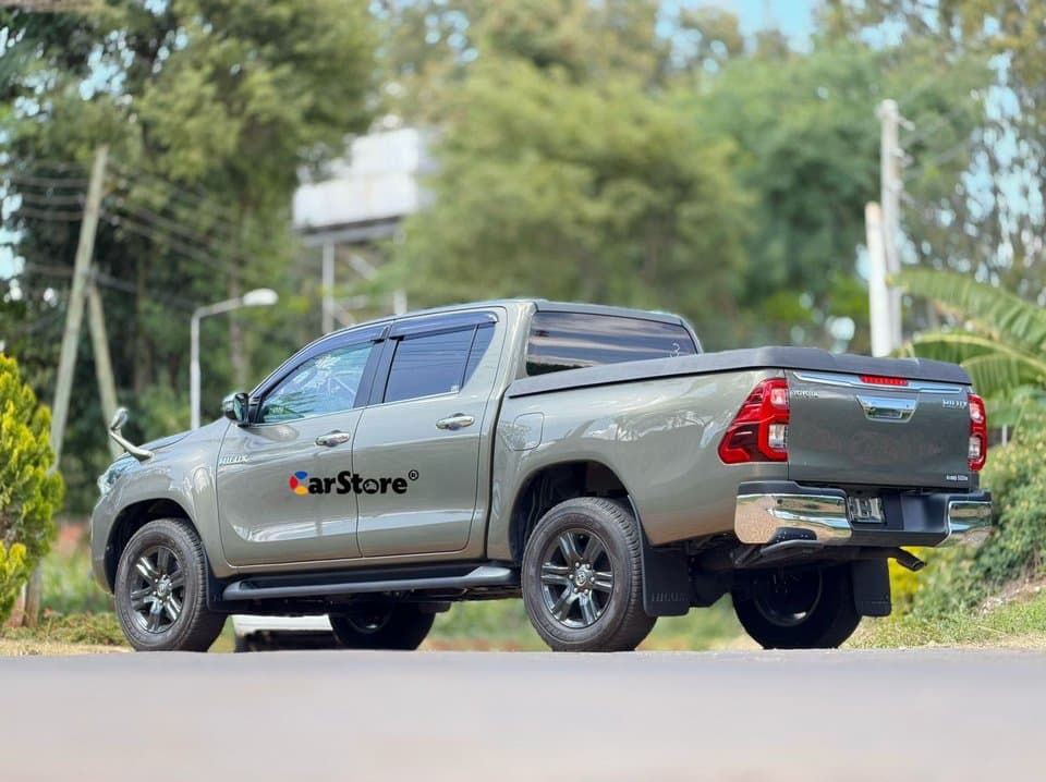 2021 Toyota Hilux Double Cabin - Image 5
