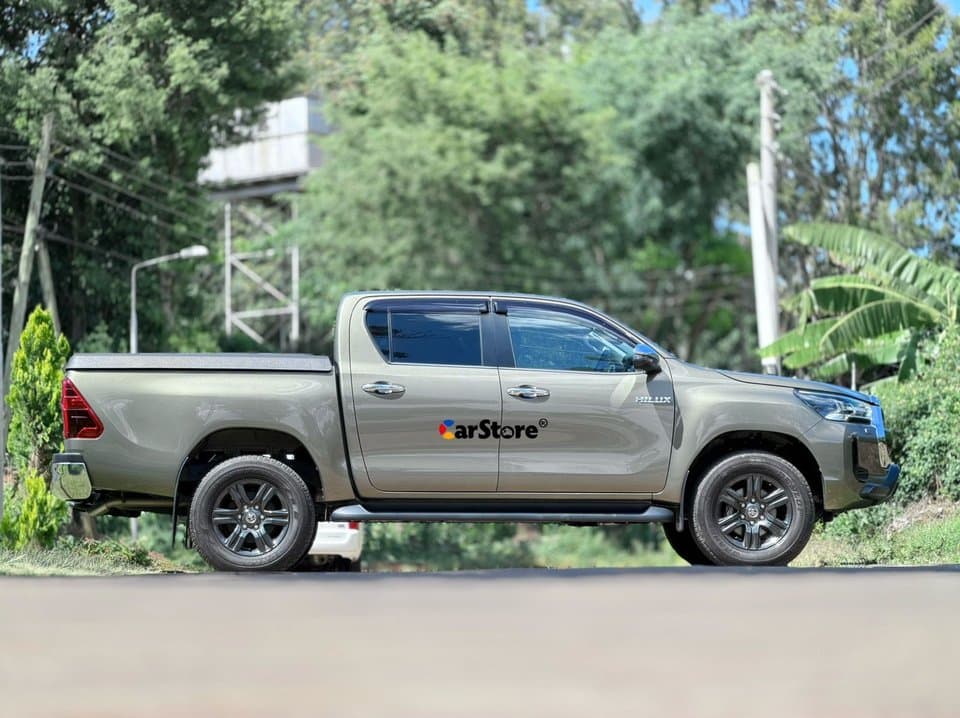 2021 Toyota Hilux Double Cabin - Image 7