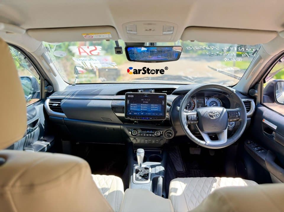 2021 Toyota Hilux Double Cabin - Image 9