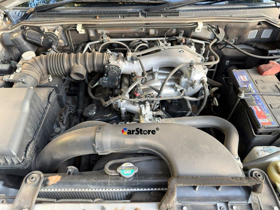 2016 Mitsubishi Pajero - Image 12