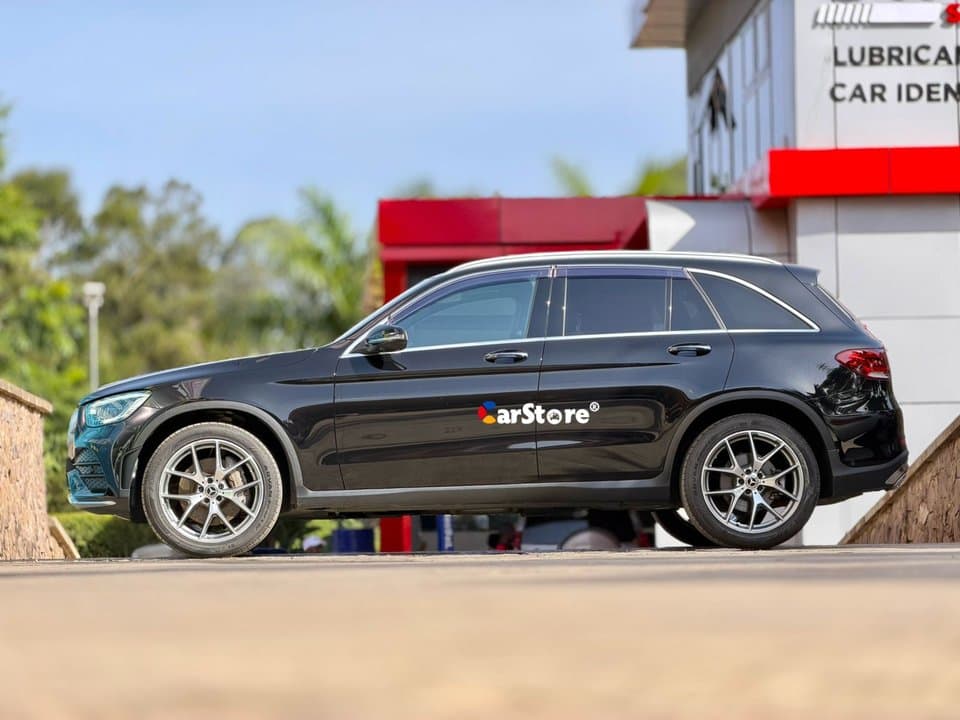 2020 Mercedes Benz GLC 300 4MATIC - Image 6