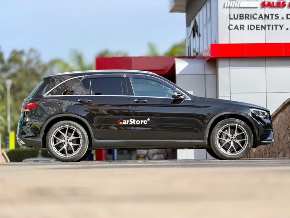 2020 Mercedes Benz GLC 300 4MATIC - Image 4