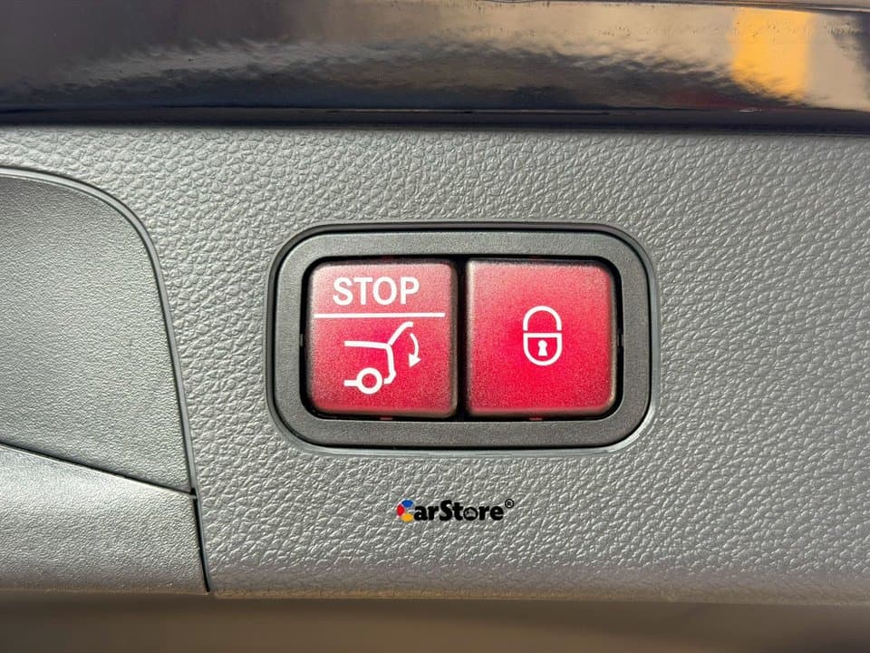 2020 Mercedes Benz GLC 300 4MATIC - Image 7