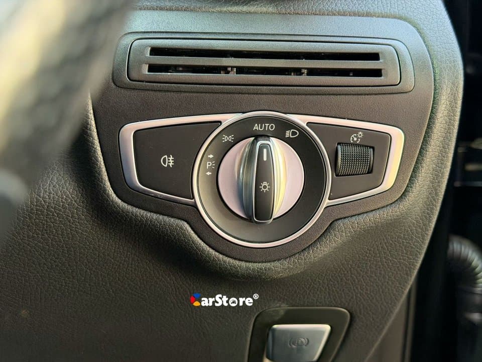 2020 Mercedes Benz GLC 300 4MATIC - Image 15