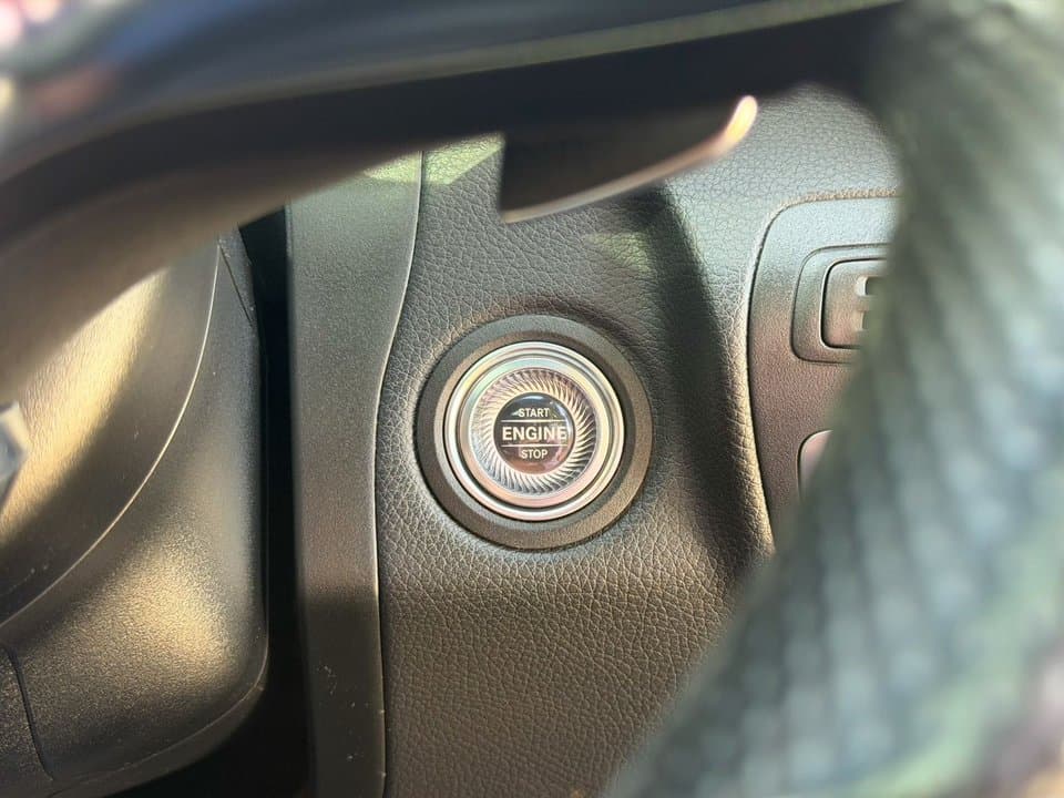 2020 Mercedes Benz GLC 300 4MATIC - Image 16