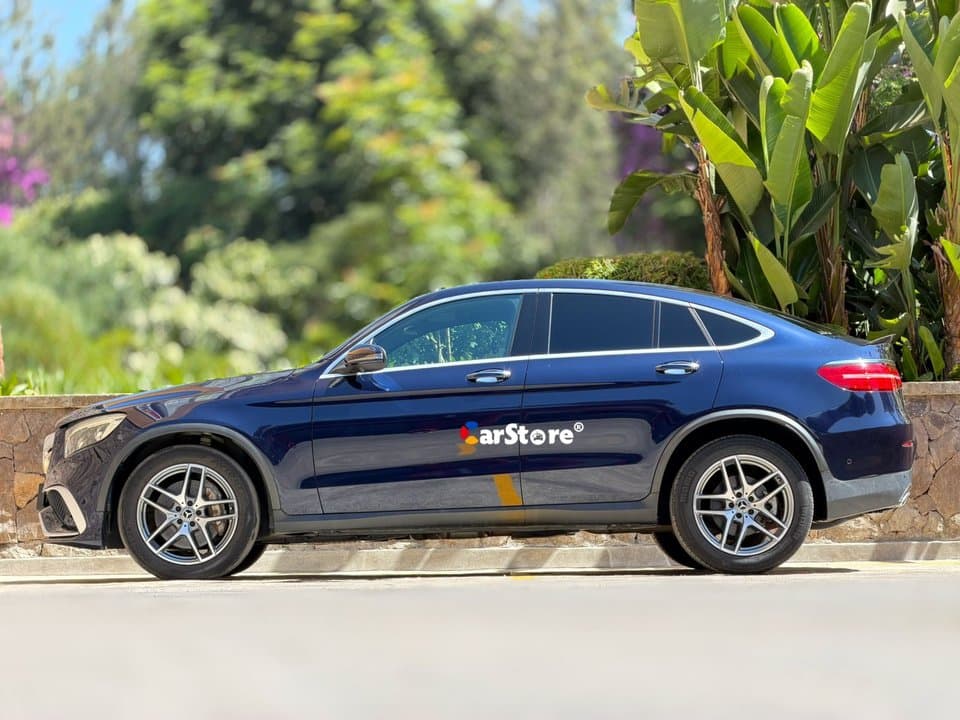 2020 Mercedes Benz GLC-220d - Image 3