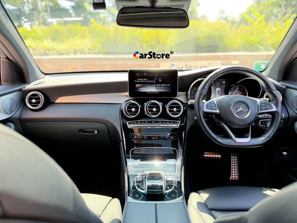 2020 Mercedes Benz GLC-220d - Image 9