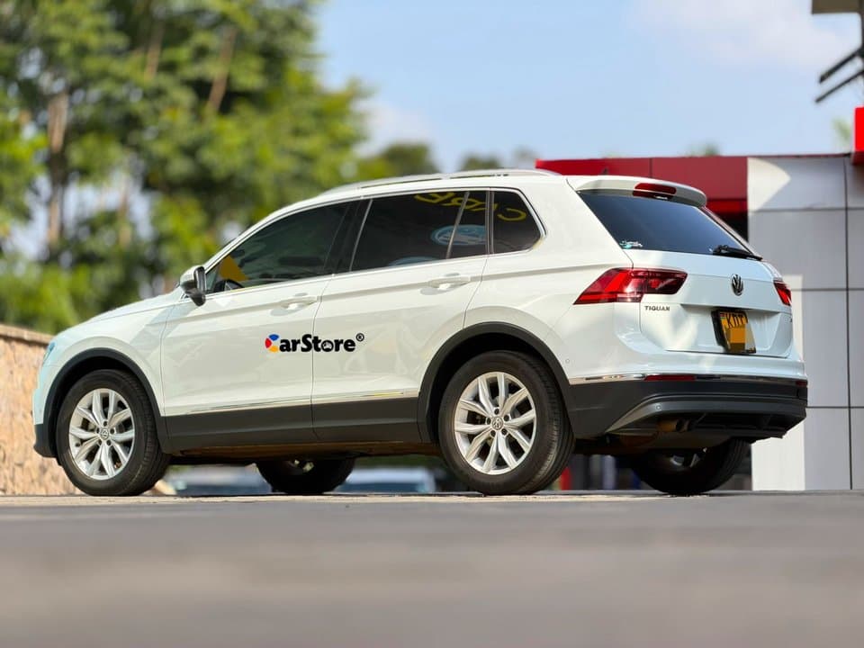 2018 Volkswagen Tiguan - Image 7