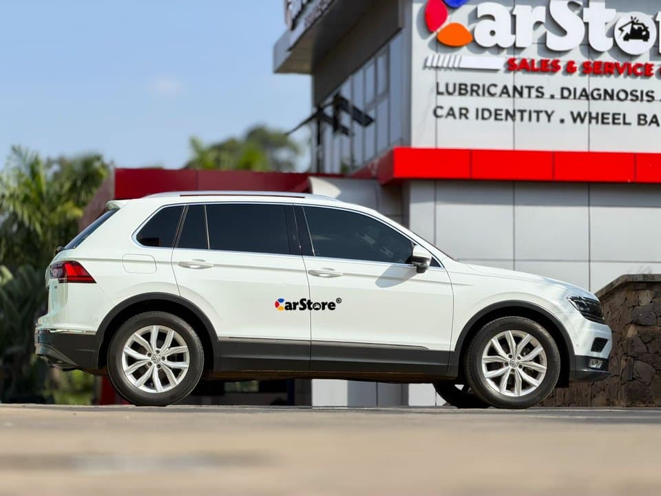 2018 Volkswagen Tiguan - Image 6