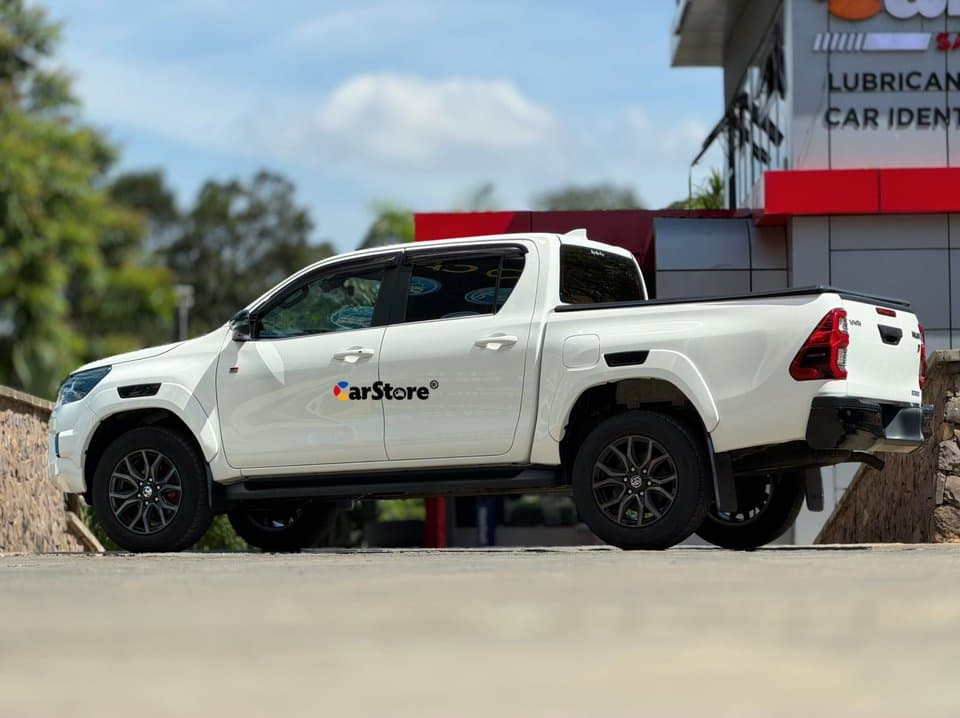 2022 Toyota Hilux GR SPORT - Image 4