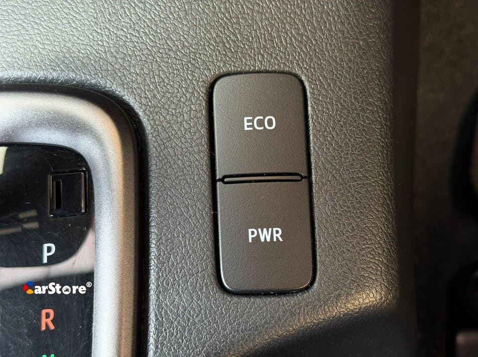 2022 Toyota Hilux GR SPORT - Image 10